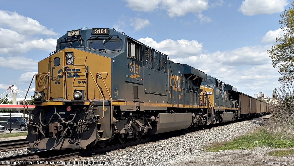 CSX 3161 finally gets to leave Akron.